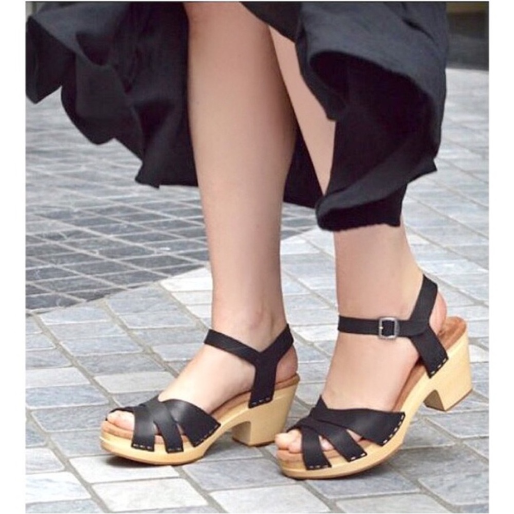 TOMS Black Beatrix Clog Sandals